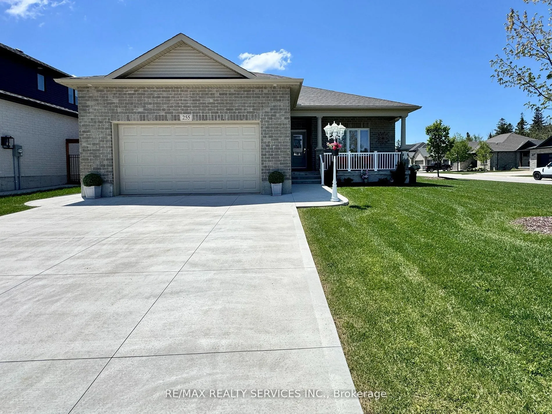 255 Rogers Road, ON N4W 0H3