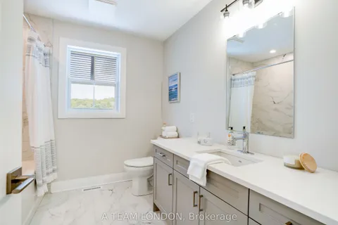 93 The Promenade N/A, ON N5L 1C5