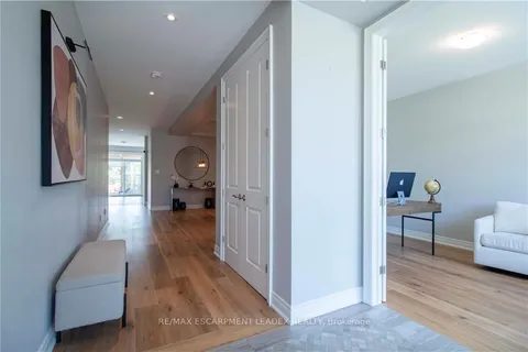 19 SECINARO Avenue, ON L9G 0C6