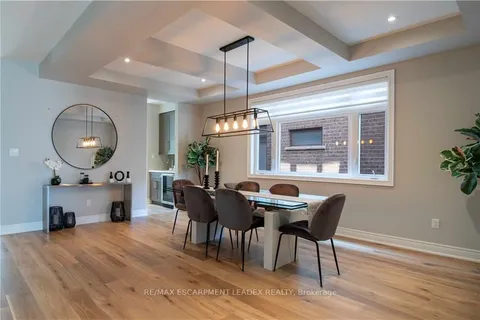 19 SECINARO Avenue, ON L9G 0C6