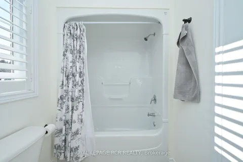 44 Rayburn Meadows N/A, ON L9W 7E7