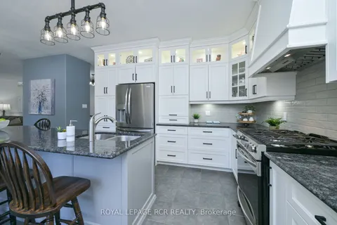 44 Rayburn Meadows N/A, ON L9W 7E7