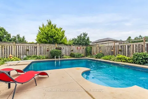 1275 Crosscreek Crescent, ON N5Y 6H6