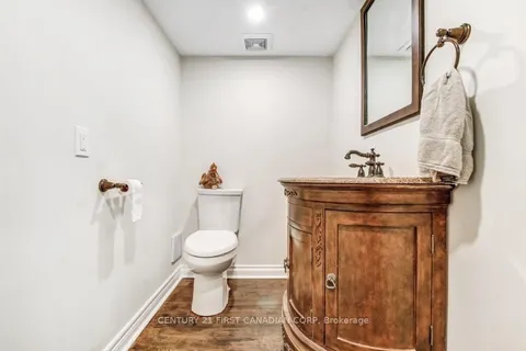 1275 Crosscreek Crescent, ON N5Y 6H6