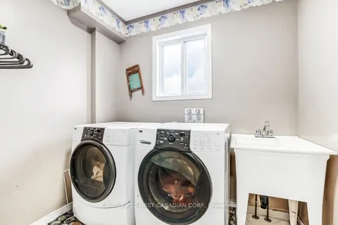 1275 Crosscreek Crescent, ON N5Y 6H6