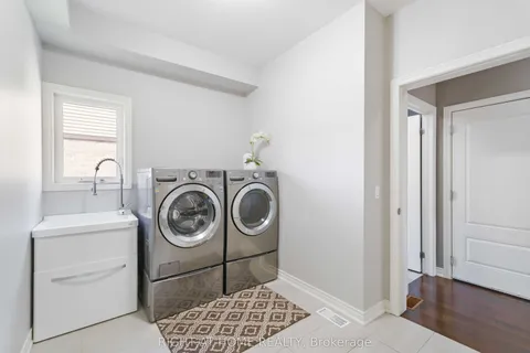 9232 Shoveller Drive, ON L2H 0M3