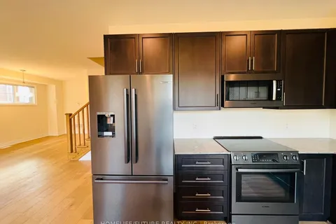 9 Fairhurst Street, ON L1A 0E4