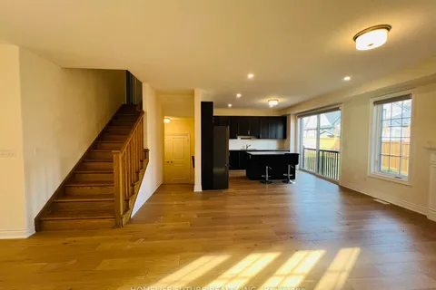 9 Fairhurst Street, ON L1A 0E4