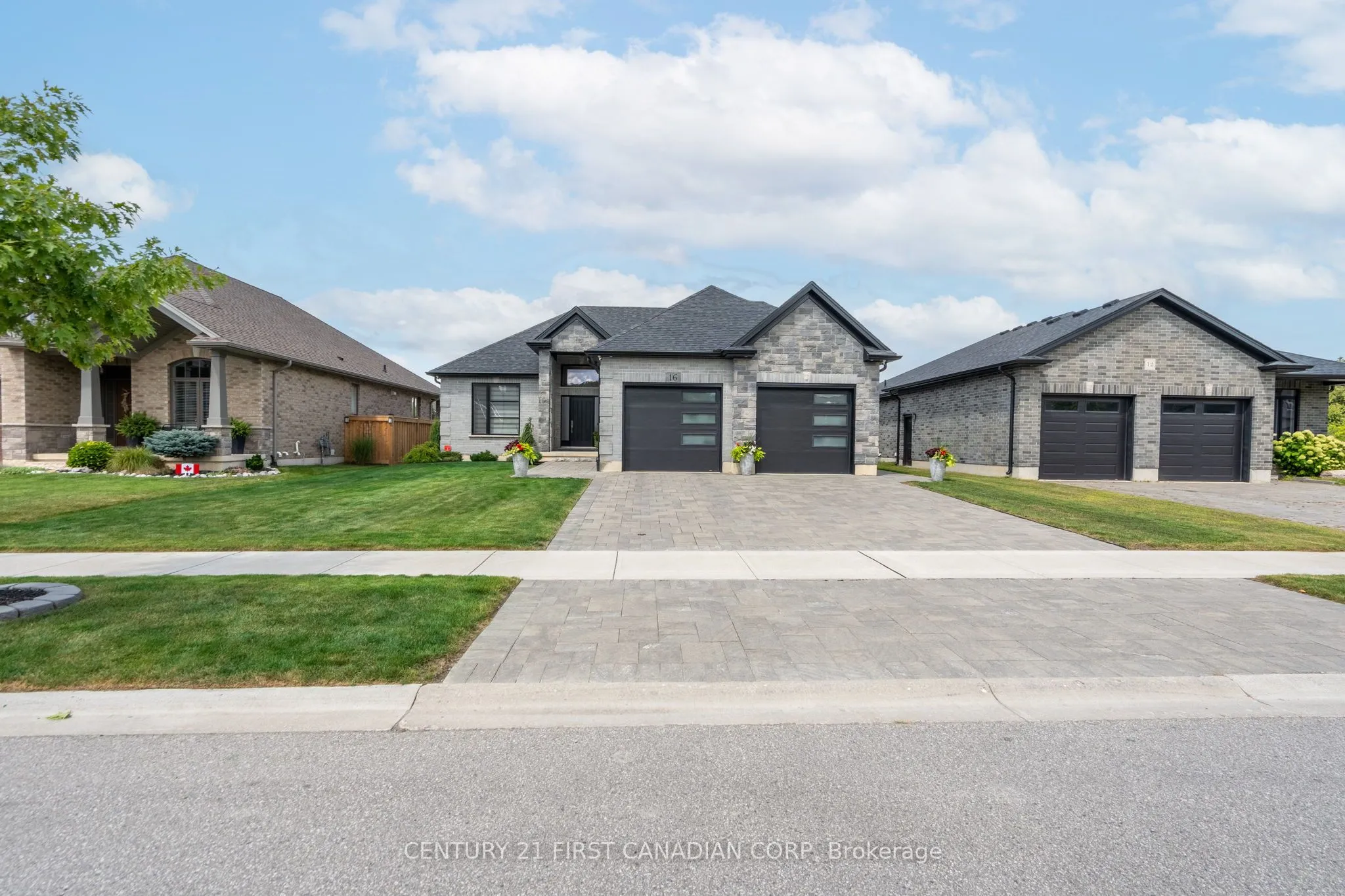 16 Foxborough Place, ON N0M 2P0