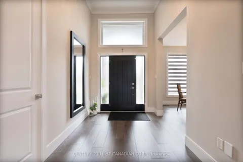 16 Foxborough Place, ON N0M 2P0