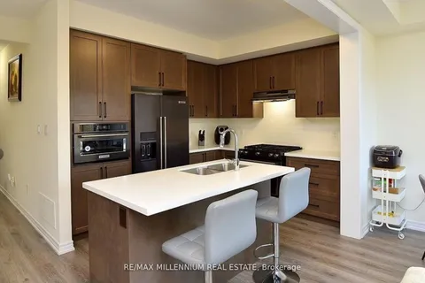 29 Hibiscus Lane, ON L8K 0A4