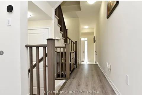 29 Hibiscus Lane, ON L8K 0A4