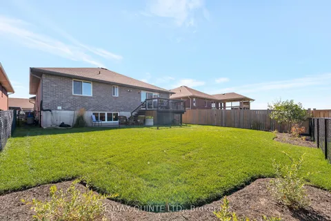 56 McIntosh Crescent, ON K8V 0G1