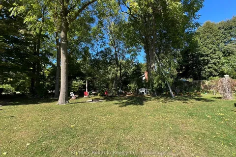 12 Sarnia Street, ON N0M 1G0