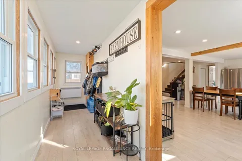 17 Centre Street, ON K8N 4W4