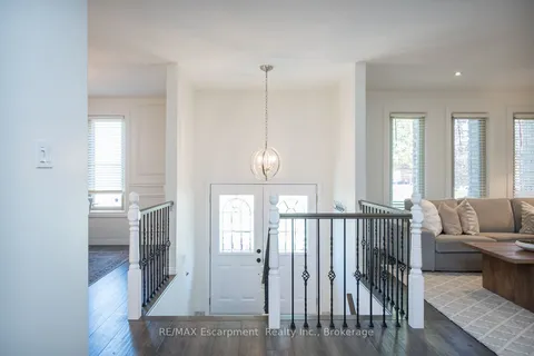 45 Amberwood Street, ON L8J 1J1