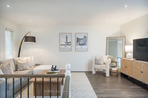 45 Amberwood Street, ON L8J 1J1