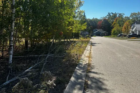 23 Freeland Drive, ON P1P 1Z6