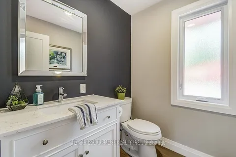 542 Paris Road, ON N3L 3E1