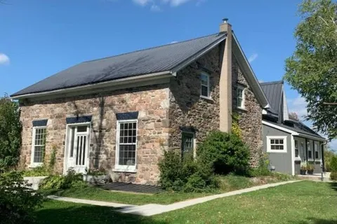 2284 LANCASTER Road, ON K9J 6X7