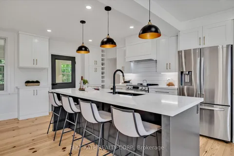 2284 LANCASTER Road, ON K9J 6X7