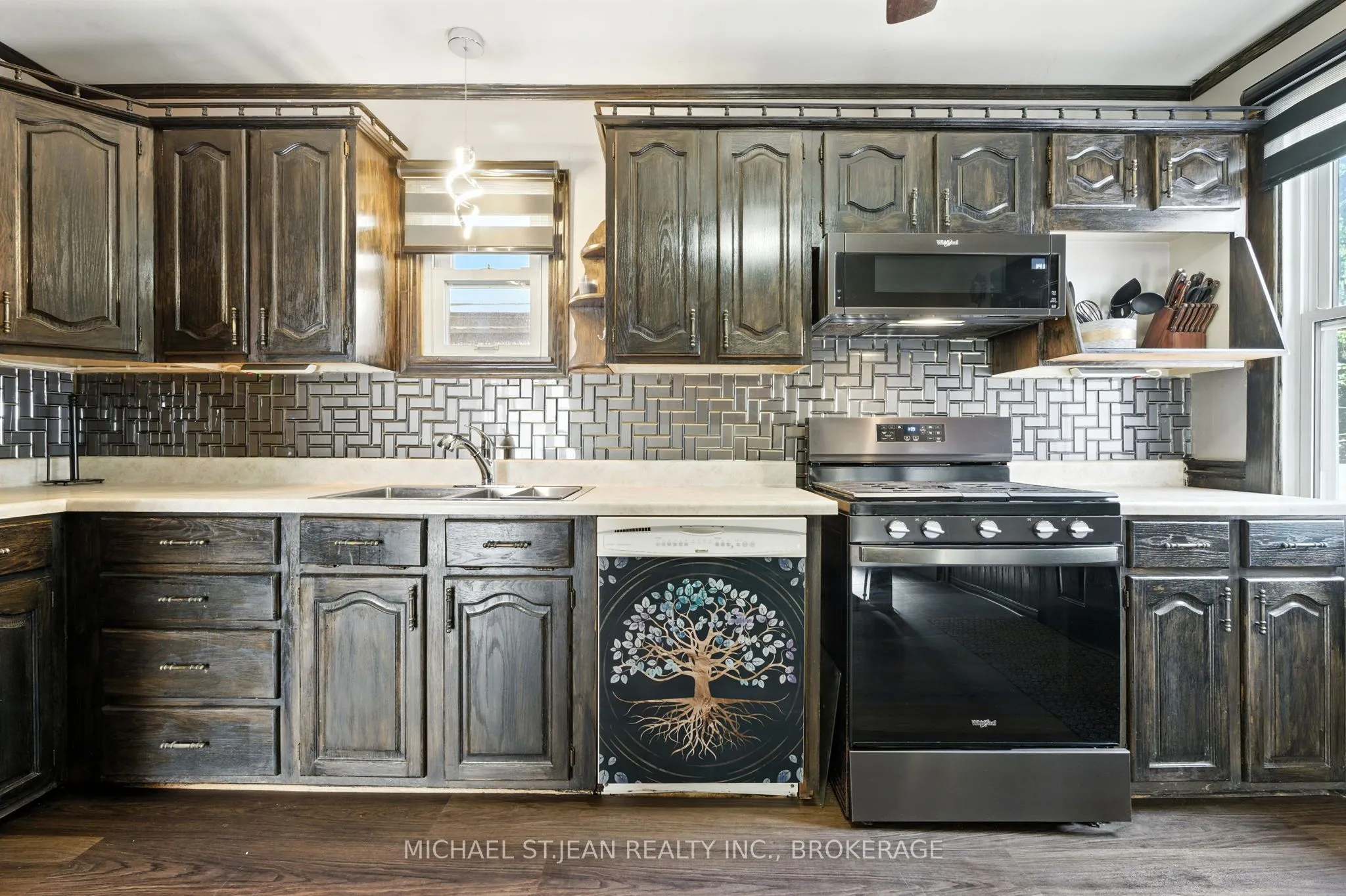 313 Graham Avenue, ON L8K 2M7