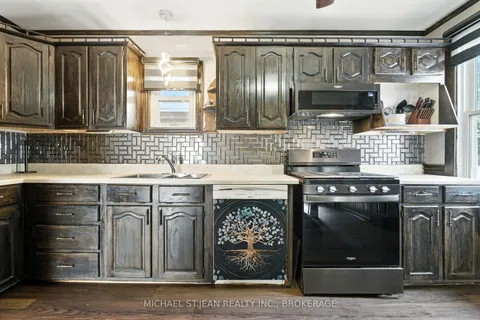 313 Graham Avenue, ON L8K 2M7