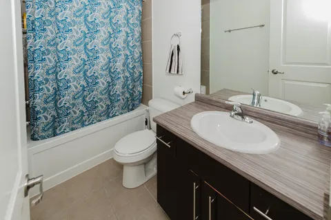 32 Rolling Lane, ON L8K 0A1