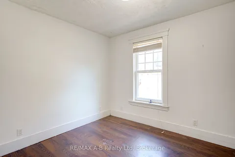 512 Downie Street, ON N5A 1Y2