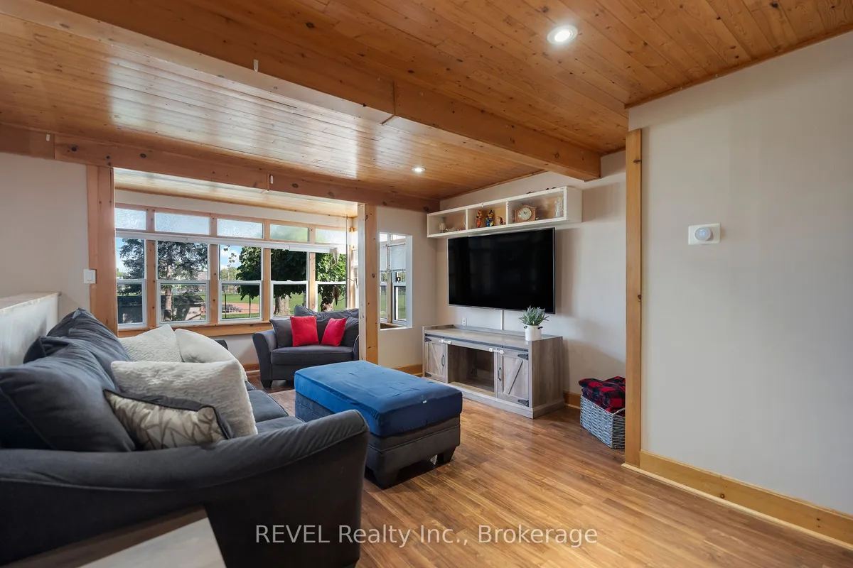 33 Regent Street, ON L2V 1T5