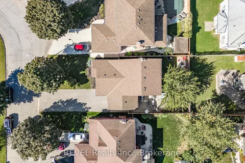 7 Bascary Crescent, ON L2S 3M6