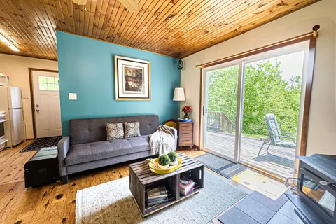 1120 English Circle, ON K0M 1R0