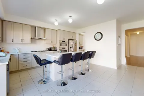 639 Anishinaabe Drive, ON L9V 2R4