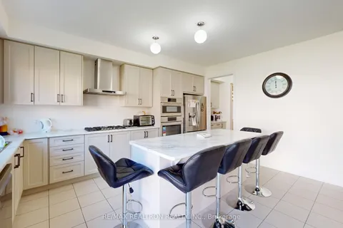 639 Anishinaabe Drive, ON L9V 2R4