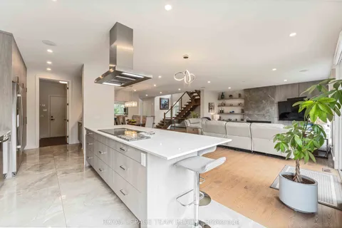 1546 Claymor Avenue, ON K2C 1T1