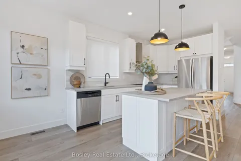 125 COURTLAND Street, ON L9Y 0R4