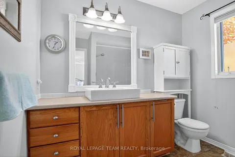 20 Vistapointe Drive, ON K2G 6N3