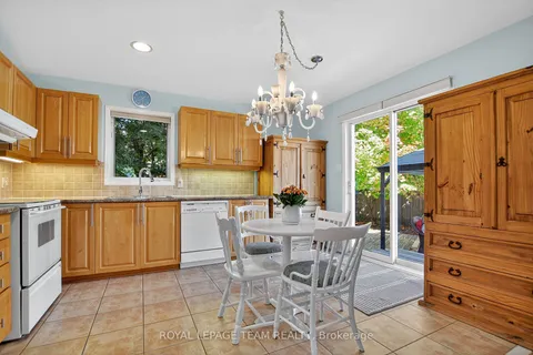 20 Vistapointe Drive, ON K2G 6N3