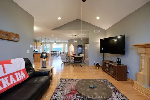 7284 Calvert Drive, ON N7G 3H5