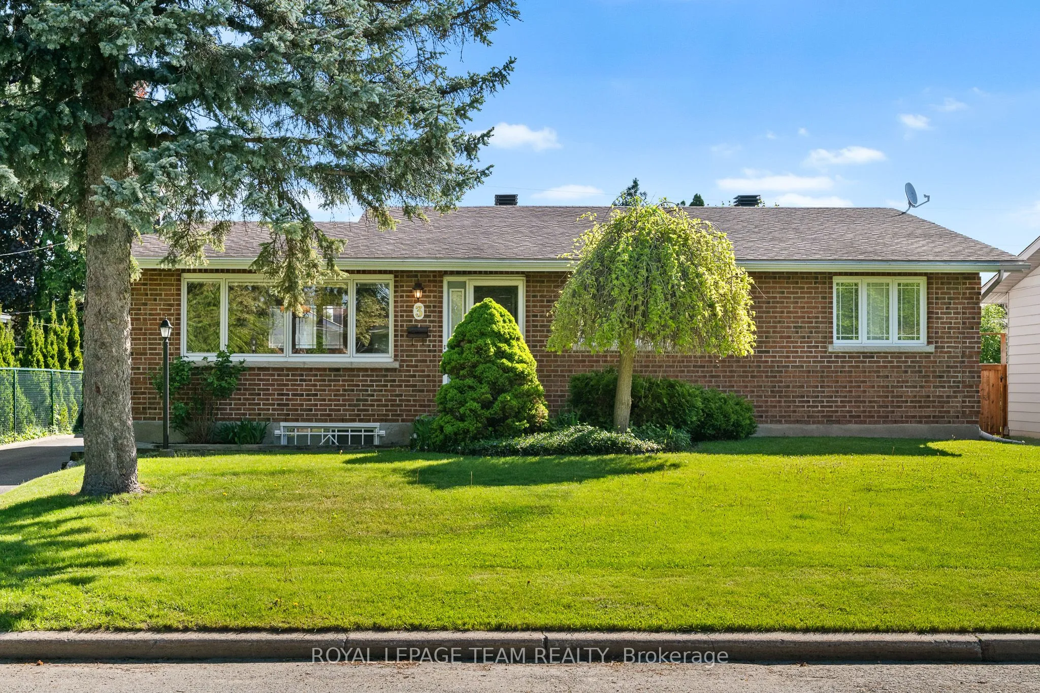 3 Millbrook Crescent, ON K2E 5B6