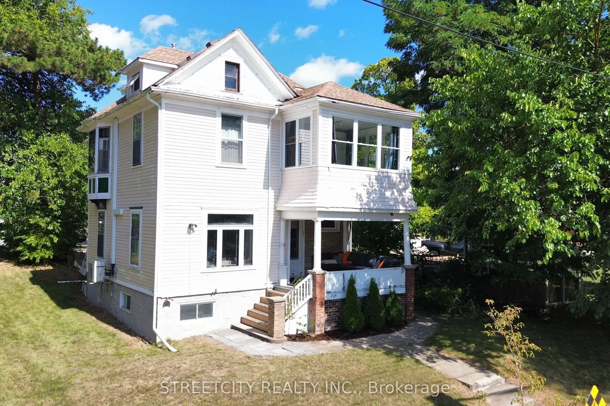 204 London Road, ON N7T 4V5