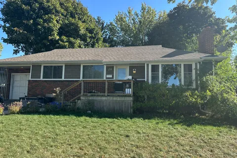 20 Elizabeth Avenue, ON K7M 3G8