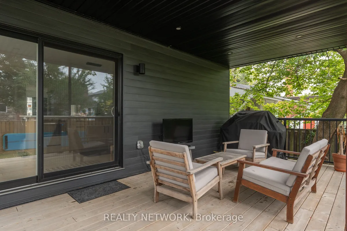 68 Mountain Park Avenue, ON L9A 1A3