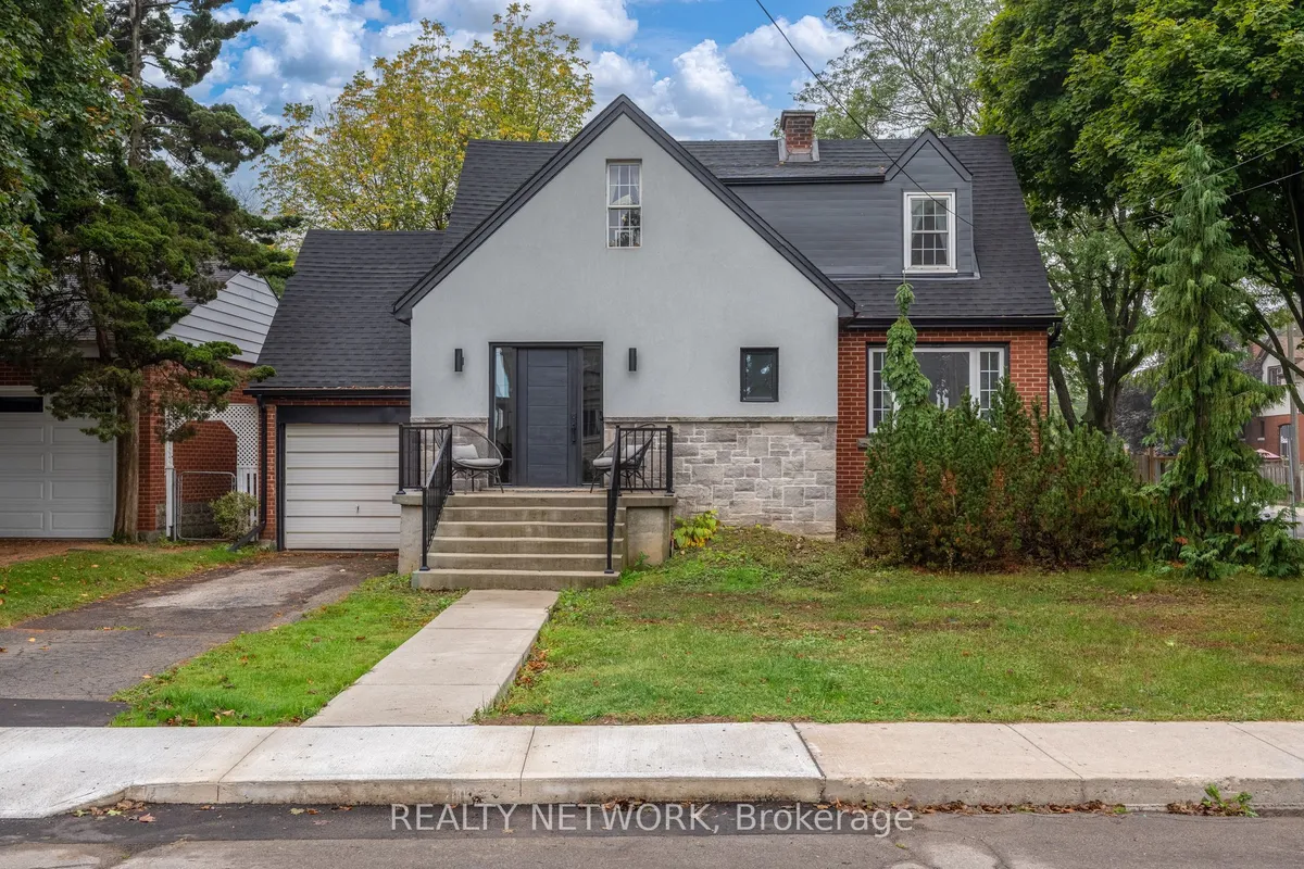 68 Mountain Park Avenue, ON L9A 1A3