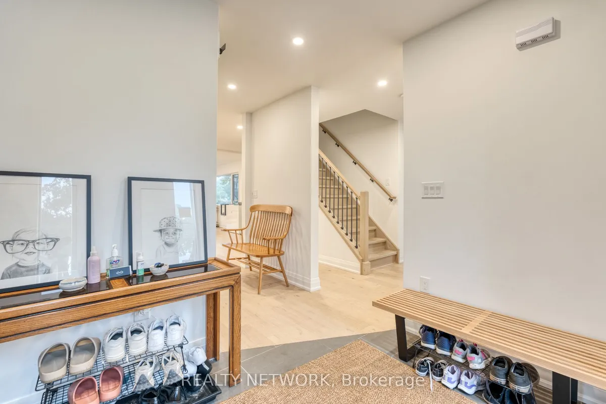 68 Mountain Park Avenue, ON L9A 1A3