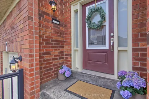 39 Segwun Road, ON L8B 0K2