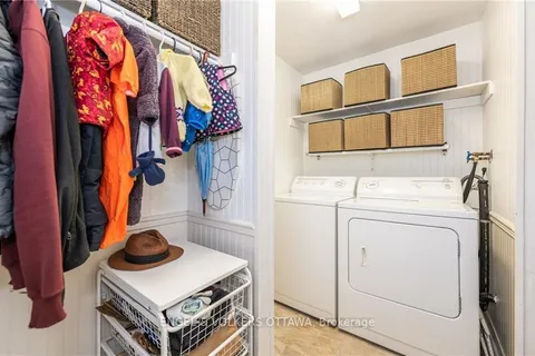 223 Carruthers Avenue, ON K1Y 1N8