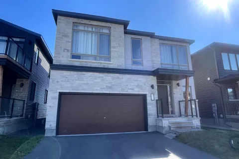 655 Fenwick Way, ON K2J 7E6