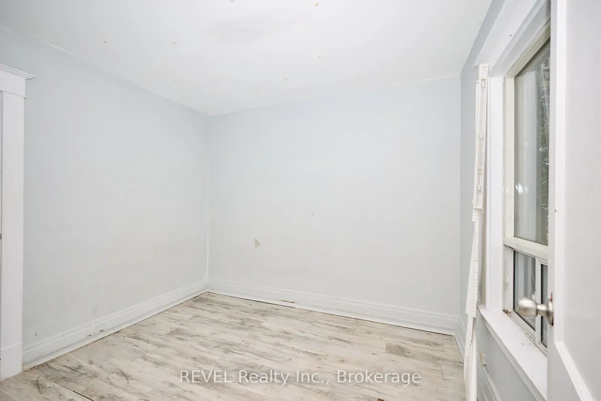 5806 Prince Edward Avenue, ON L2G 5J3