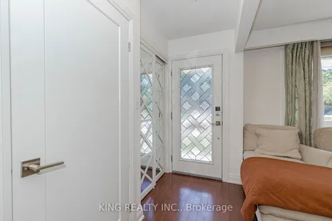 28 AINSLIE Avenue, ON L8S 2J6